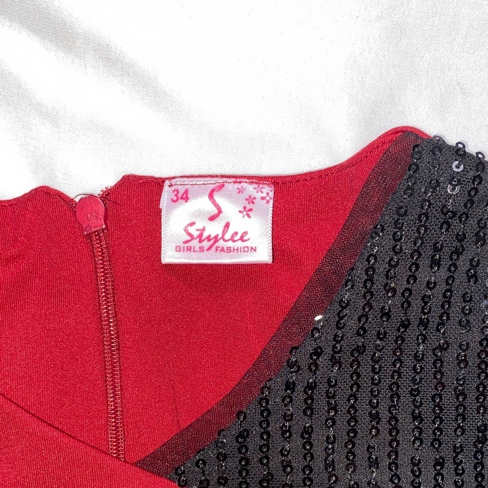 Chic Asymmetrical Red and Black Dress - Picture 7 of 14